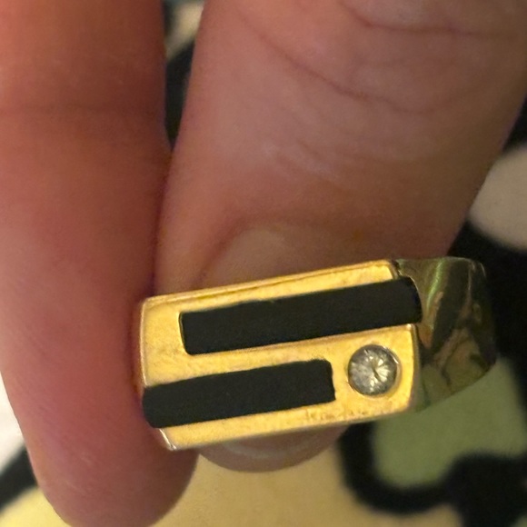 Gold diamond and Onyx ring. 14k size 8.5